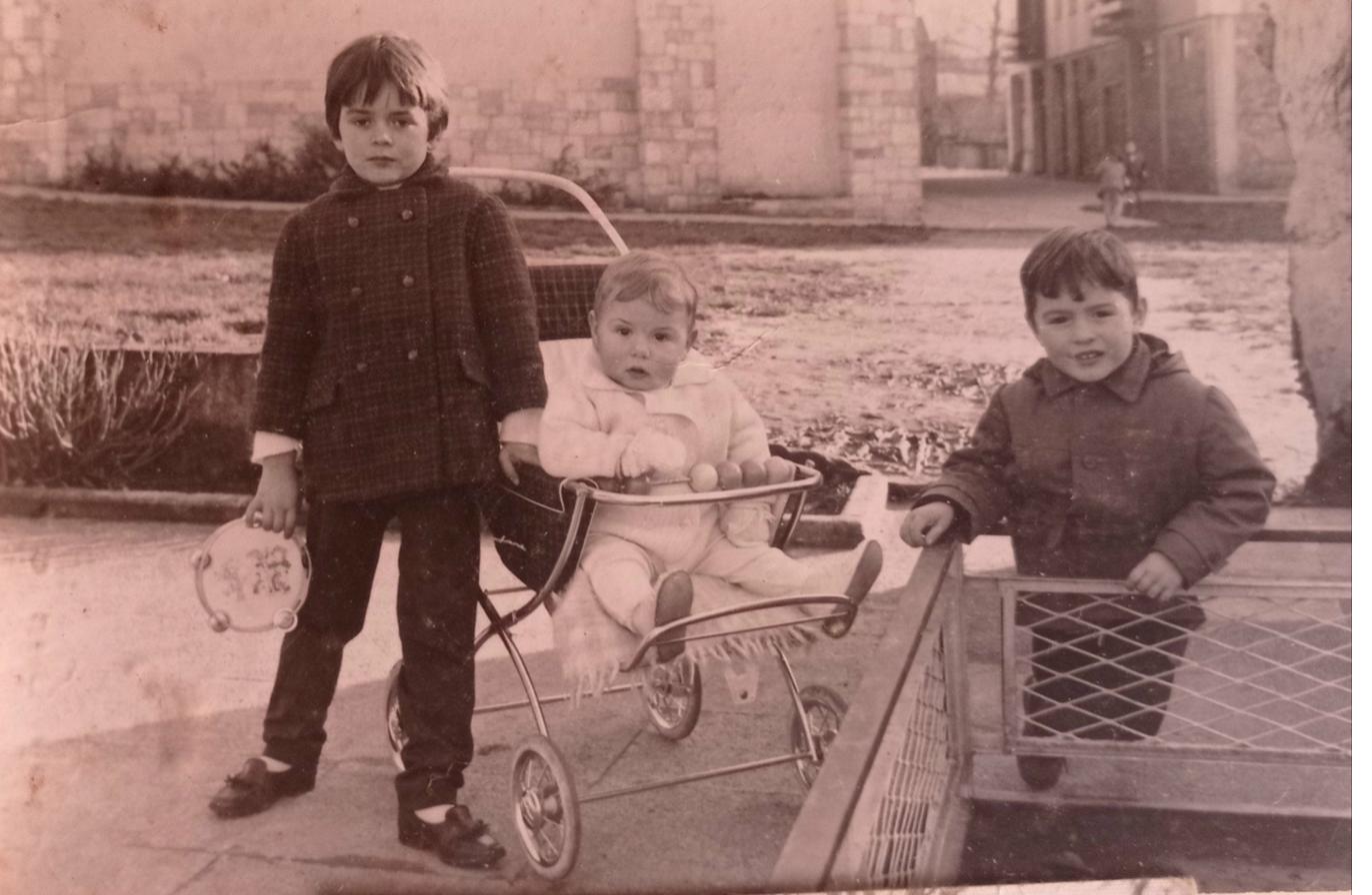 1965 TRES HERMANOS